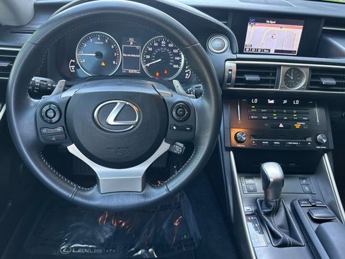 Used 2014 Lexus IS 250 w/ Navigation Package RWD image 18