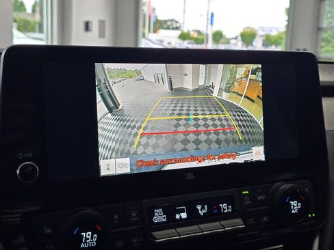 Used 2024 Toyota Grand Highlander AWD image 30
