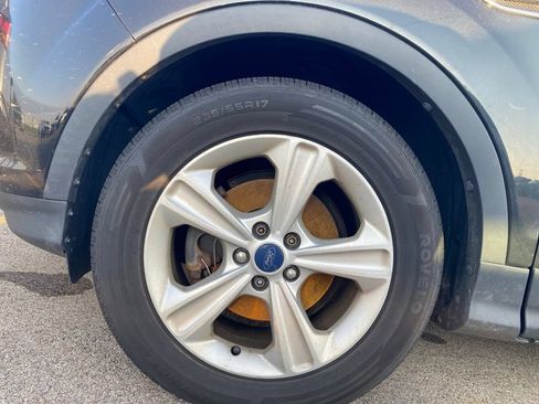 Used 2014 Ford Escape SE w/ Equipment Group 201A FWD image 16