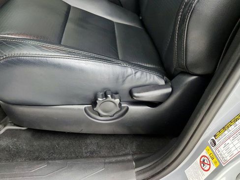 Used 2018 Toyota Tacoma TRD Sport image 11