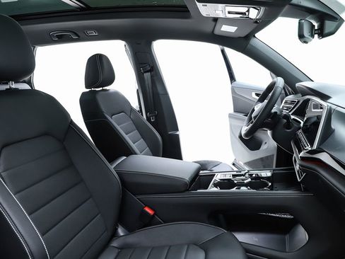 New 2026 Volkswagen Atlas Cross Sport SEL R-Line image 75