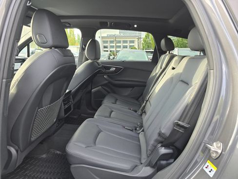 Used 2023 Audi Q7 3.0T Premium Plus w/ Premium Plus Package AWD/4WD image 17