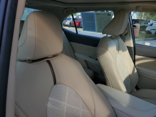 Used 2018 Toyota Camry XLE FWD image 24