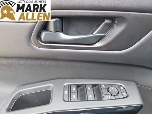 Used 2025 Nissan Pathfinder SV FWD image 22