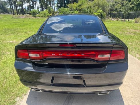 Used 2013 Dodge Charger SE w/ Connectivity Group RWD image 9