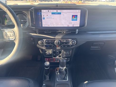 Used 2024 Jeep Wrangler Unlimited Rubicon 4xe image 14