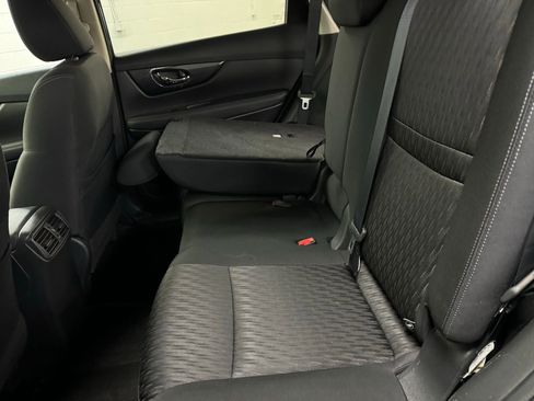 Used 2017 Nissan Rogue SV image 25