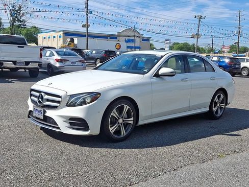Used 2017 Mercedes-Benz E 300 4MATIC image 3