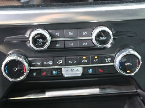 Used 2023 Ford F150 Lariat AWD/4WD image 29