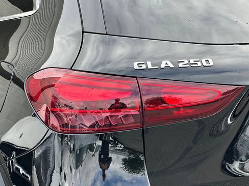Certified 2025 Mercedes-Benz GLA 250 image 33