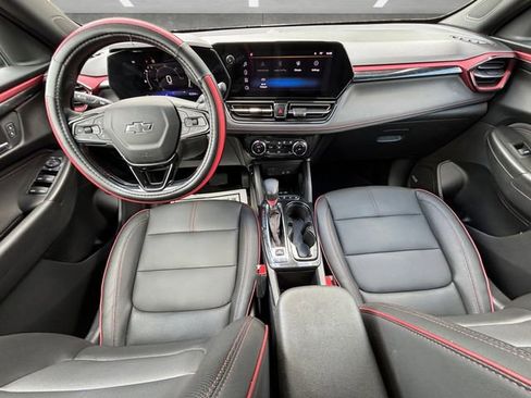 Used 2025 Chevrolet TrailBlazer RS w/ Convenience Package FWD image 25