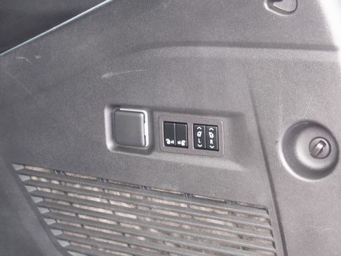 Used 2024 GMC Yukon XL Denali Ultimate AWD/4WD image 28