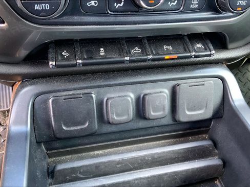 Used 2018 Chevrolet Silverado 1500 LTZ w/ Sport Package image 34