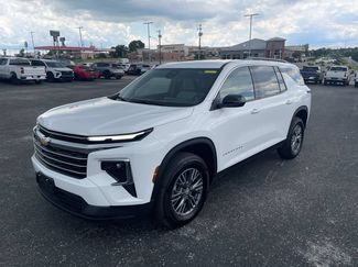 Used 2025 Chevrolet Traverse LT FWD video 1