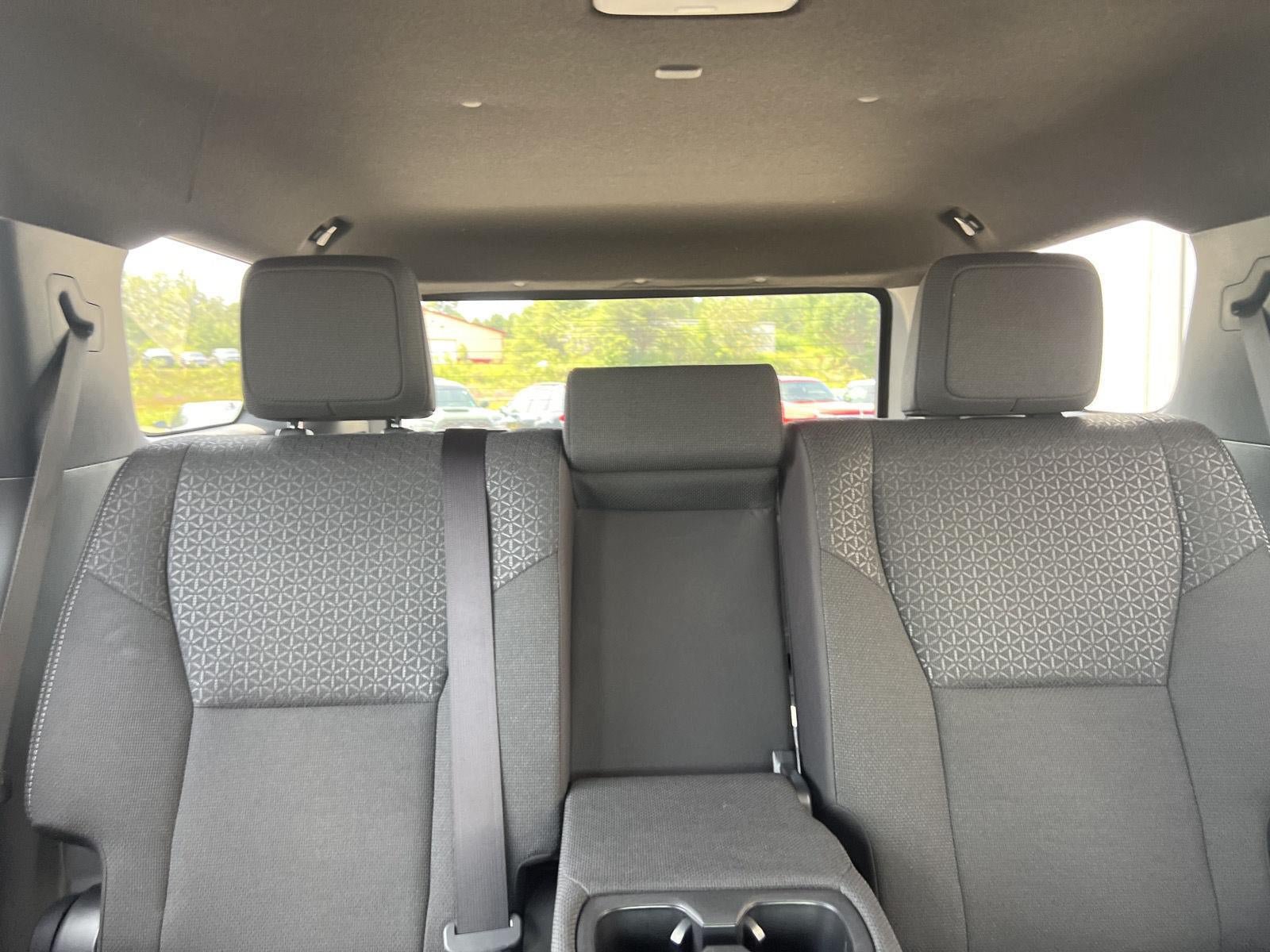 Used 2025 Toyota 4Runner SR5 AWD/4WD image 19