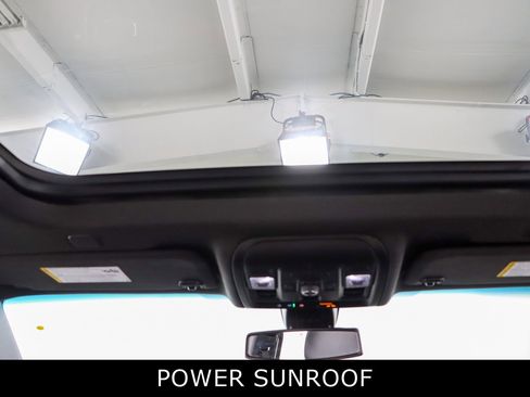 Used 2022 GMC Yukon SLT AWD/4WD image 22