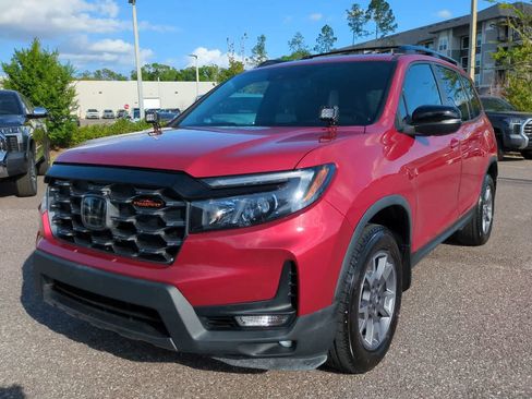 Used 2023 Honda Passport TrailSport image 2