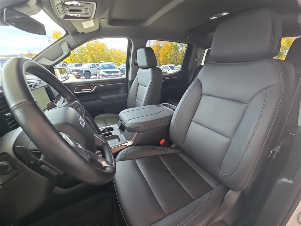 Used 2026 Chevrolet Silverado 1500 RST w/ Redline Edition AWD/4WD image 19