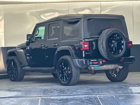 Used 2023 Jeep Wrangler Unlimited Sahara AWD/4WD image 5