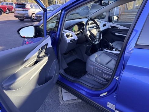 Used 2019 Chevrolet Bolt Premier w/ Infotainment Package image 14