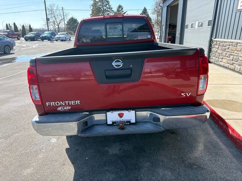 Used 2013 Nissan Frontier SV RWD image 3