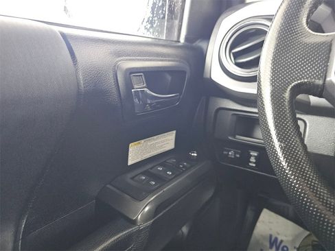 Used 2016 Toyota Tacoma TRD Off-Road w/ Towing Package image 34