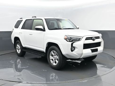 Used 2024 Toyota 4Runner SR5 image 3