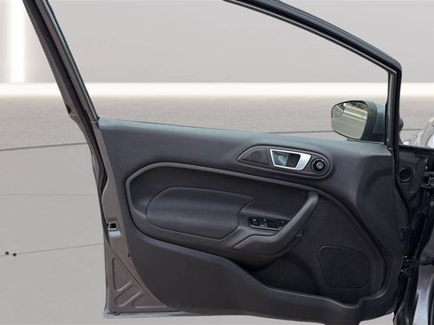 Used 2014 Ford Fiesta SE w/ Equipment Group 201A FWD image 18
