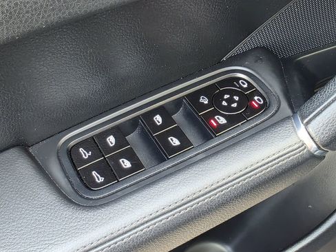 Used 2020 Porsche Cayenne image 19