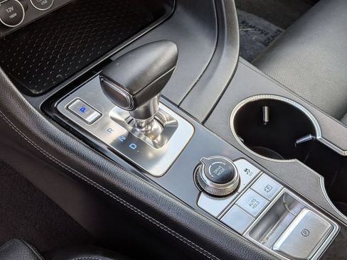 Used 2025 Genesis G70 2.5T RWD image 24