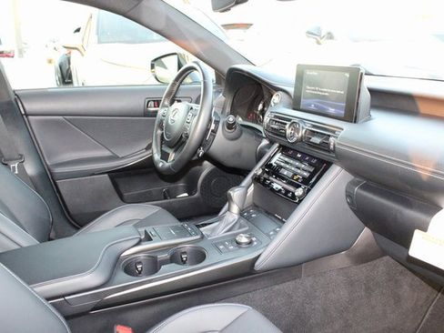 Certified 2025 Lexus IS 350 F Sport image 5