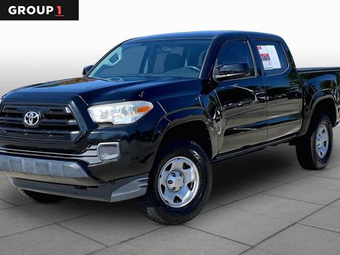 Used 2017 Toyota Tacoma SR RWD image 1