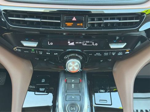 Used 2024 Acura MDX SH-AWD w/ Technology Package image 15