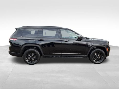 New 2025 Jeep Grand Cherokee L Laredo image 7