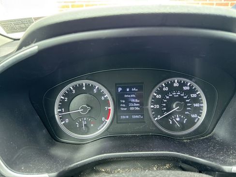 Used 2020 Hyundai Santa Fe SE image 3