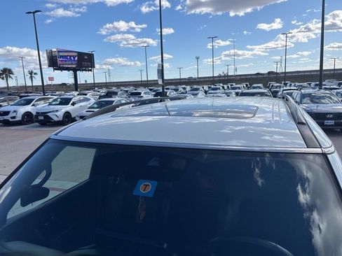 Used 2021 Nissan Armada SL w/ Midnight Edition Package image 16