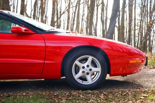 Used 1997 Pontiac Firebird Coupe w/ Opt Pkg RWD image 11
