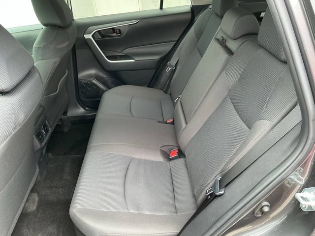 Used 2024 Toyota RAV4 LE AWD/4WD image 10