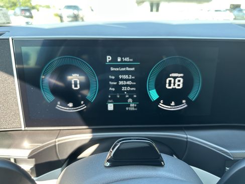 Used 2025 Hyundai Santa Fe SEL FWD image 16