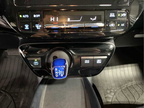 Used 2019 Toyota Prius LE image 19