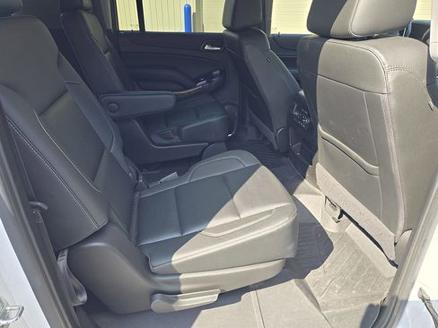 Used 2020 Chevrolet Suburban Premier AWD/4WD image 12