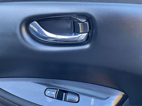 Used 2020 Nissan Leaf SV w/ Protection Package image 9