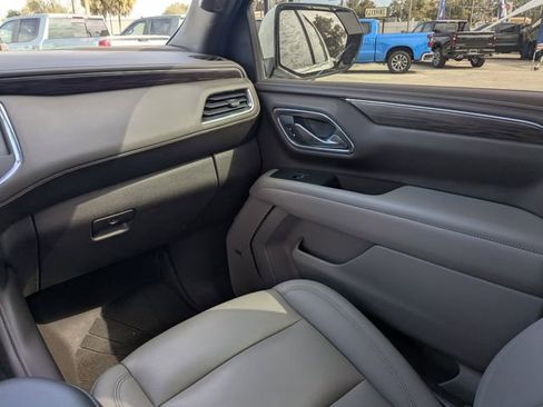 Used 2022 Chevrolet Tahoe LT w/ Luxury Package image 17