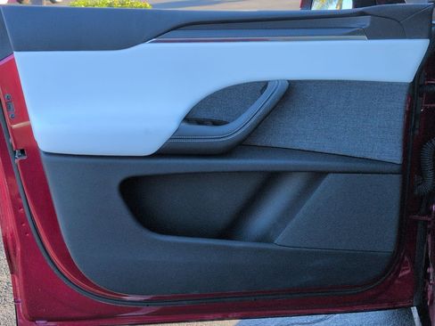 Used 2024 Tesla Model X Plaid image 14