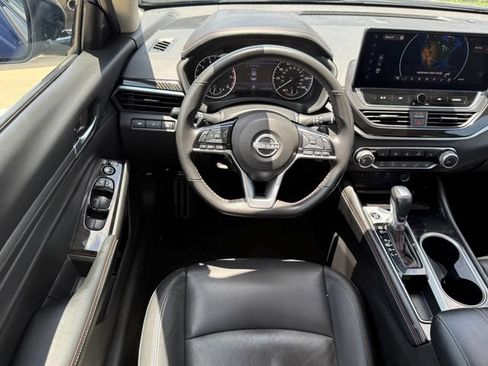 Used 2024 Nissan Altima 2.5 SR w/ SR Premium Package FWD image 22