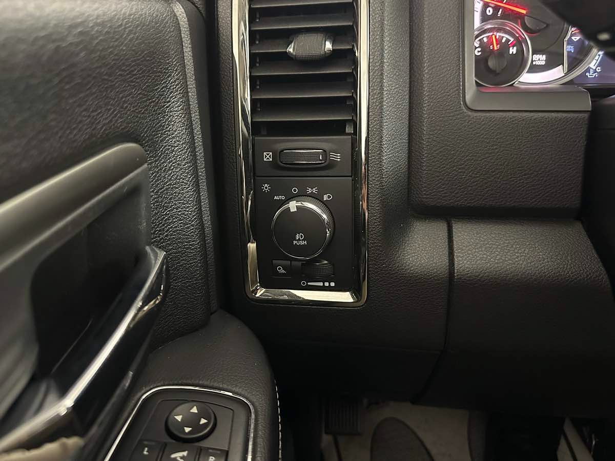 Used 2015 RAM 1500 Sport w/ Remote Start & Security Group AWD/4WD image 40