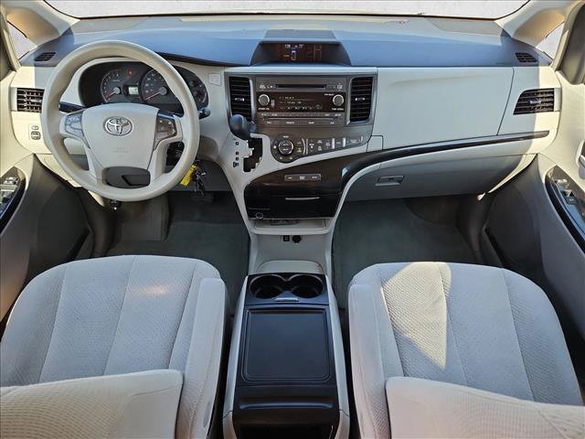 Used 2014 Toyota Sienna LE FWD image 16