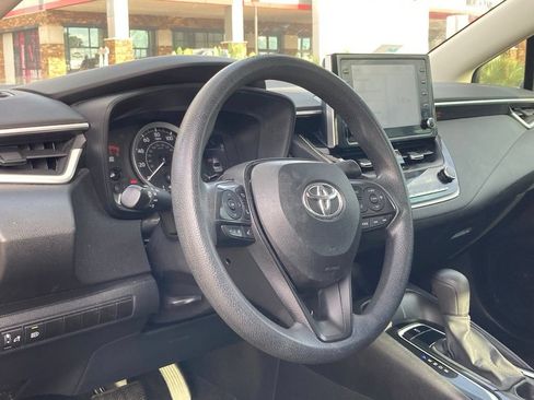 Used 2021 Toyota Corolla LE FWD image 8