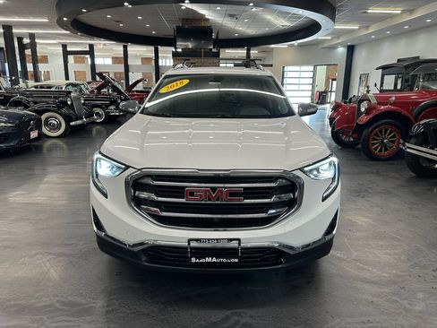 Used 2018 GMC Terrain SLT w/ Infotainment Package II image 2
