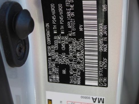 Used 2022 Toyota 4Runner Limited image 41